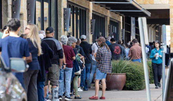 Texas Voters Set First-Day Early Voting Records